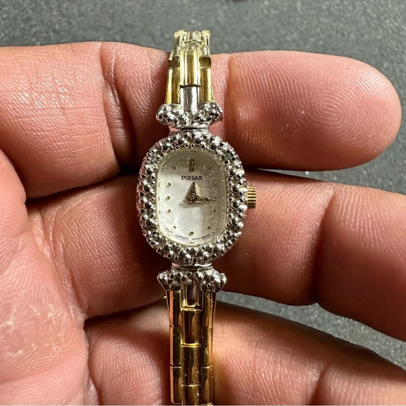 Vintage Pulsar Diamond Accent Watch Women Gold Tone Oval Dial New Battery Workin - Picture 1 of 10